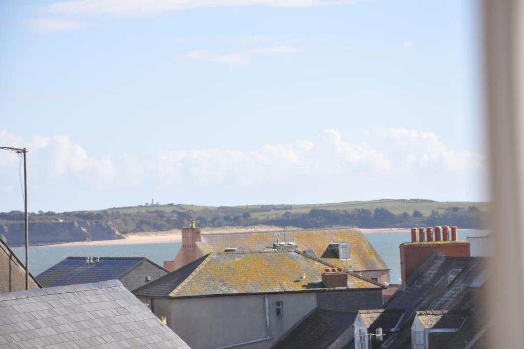 Modern Flat With Island Views In Heart Of Tenby Exterior foto